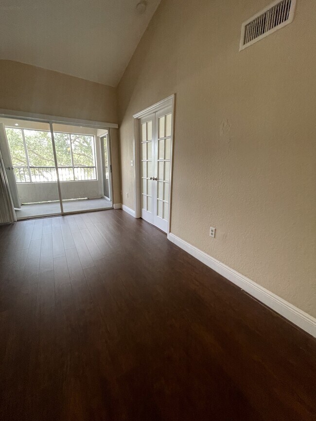 Building Photo - 2850 N Oakland Forest Dr