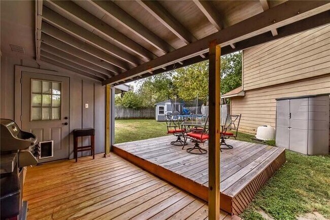 Building Photo - 8903 Shattuck Cove