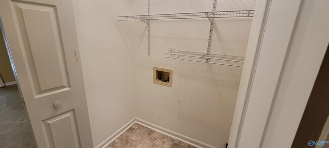 Building Photo - 207 Mountain Ridge Dr SE
