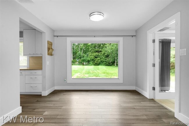 Building Photo - 4096 Chestnut Hill Dr