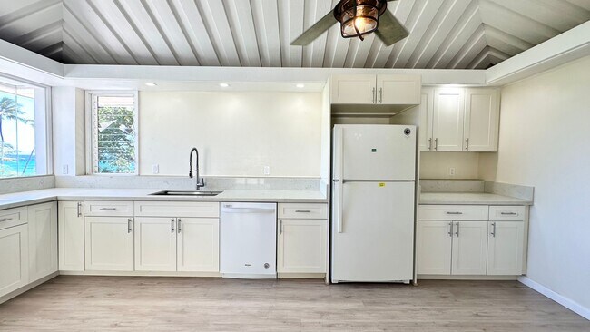 Building Photo - 3643 Diamond Head Rd
