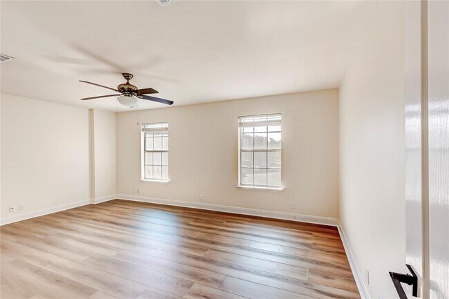 Building Photo - 8116 Forest Heights Ln