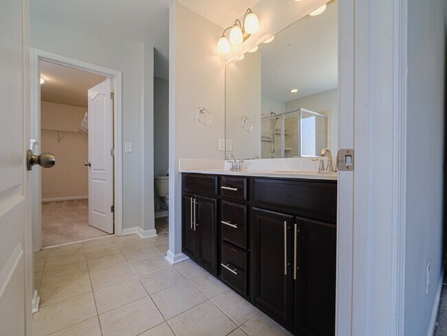 Building Photo - 1089 Wallace Lake Rd