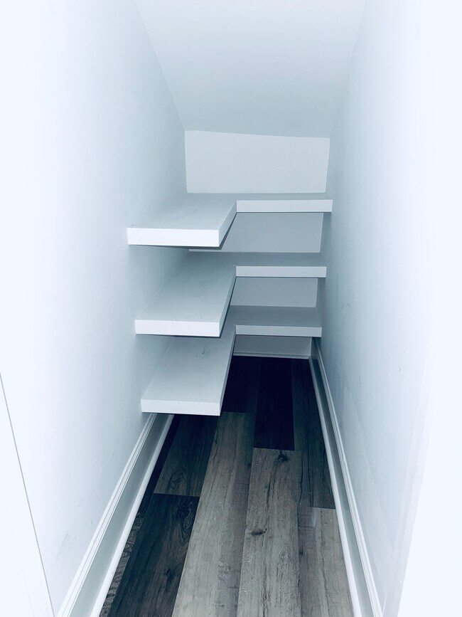 Building Photo - 510 N 2nd Ave