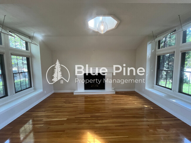 Building Photo - 3267 Merlin Dr