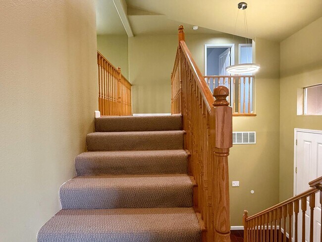 Building Photo - 15 Parkridge Cir