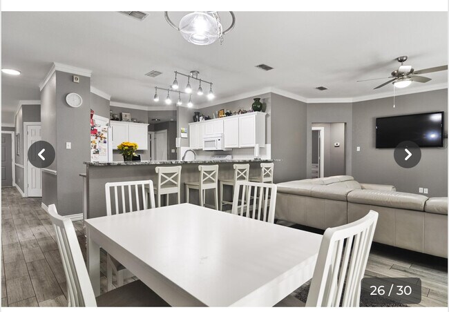 Building Photo - 2312 Charleston Dr