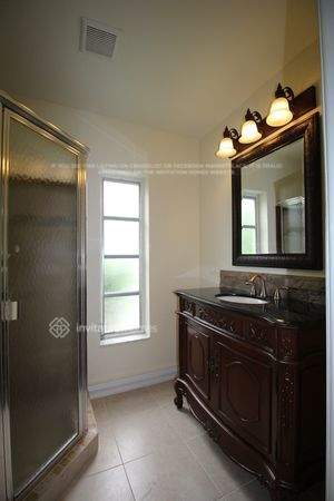 Building Photo - 5365 SW 10th Ct