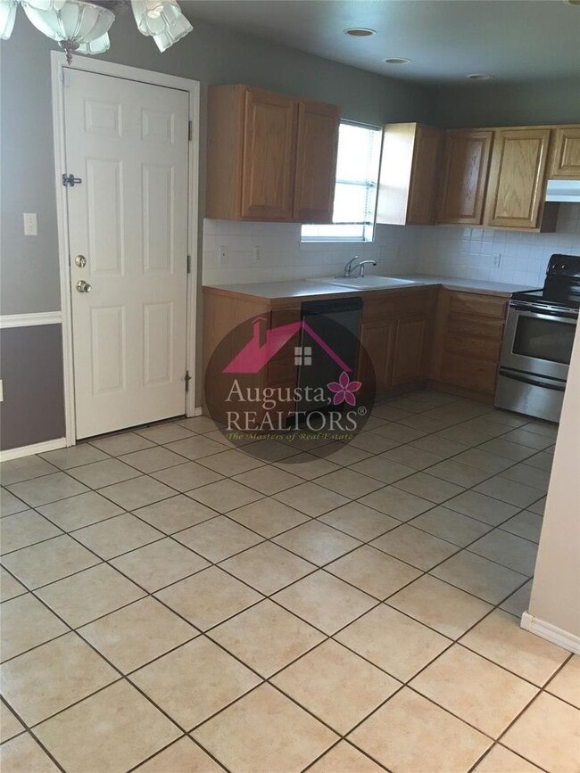 Building Photo - Spacious home in the Wylie district!