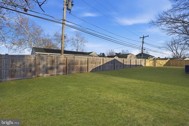 Building Photo - 68 Daffodil Ln