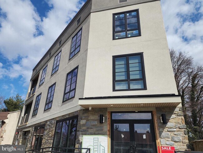 Building Photo - 8610 Evergreen Pl