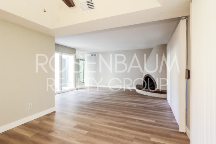 Building Photo - 7653 E Vista Dr