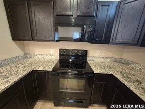 Building Photo - 6866 Lakeview Dr.