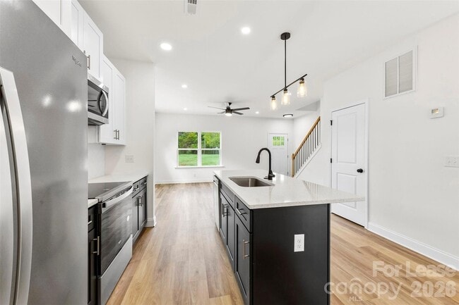 Building Photo - 2043 Green Oak Dr