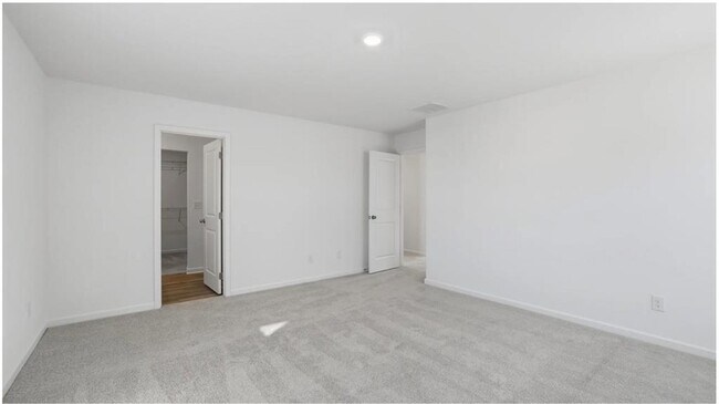 Building Photo - 129 Saddlebred Wy