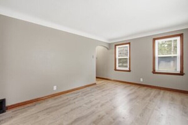 Building Photo - 3 Bed / 1 Bath | Ferguson, MO | $1,220/mo