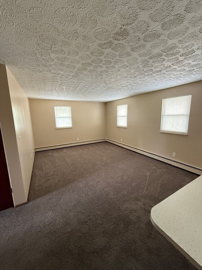 Building Photo - 355 Meadowbrook Ave