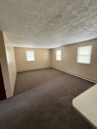 Building Photo - 355 Meadowbrook Ave
