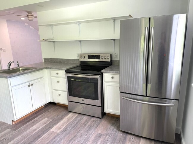 Primary Photo - 303 Ludlow St