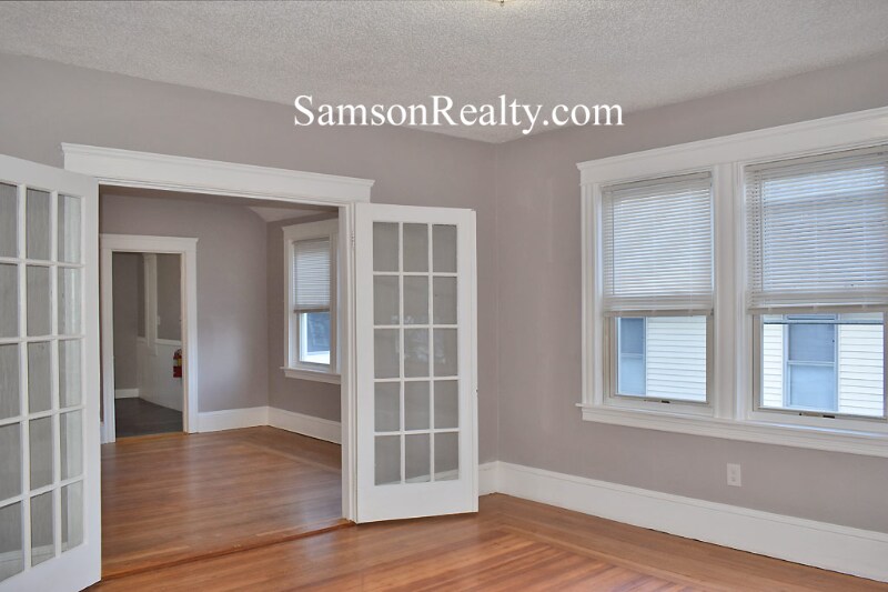 Building Photo - 136 Hillside Ave