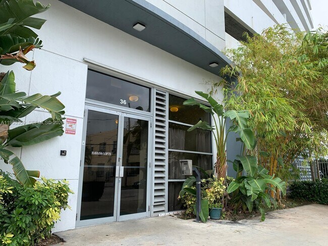 Building Photo - 36 NW 6th Ave