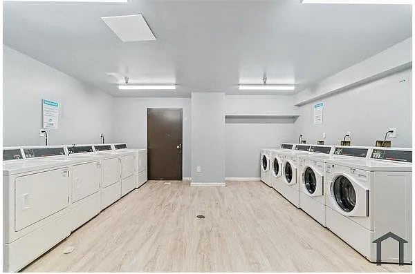 Building Photo - 317 E North Ave