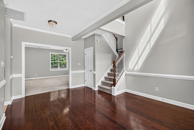 Building Photo - 217 Stagecoach Dr