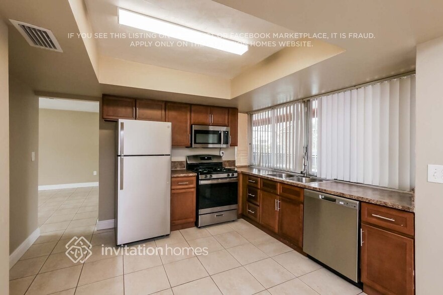 Building Photo - 8469 Windsor Dr