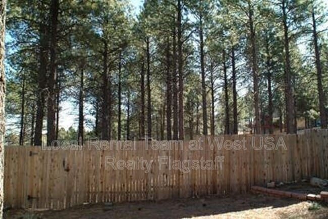 Building Photo - 381 W Cattle Drive Trail