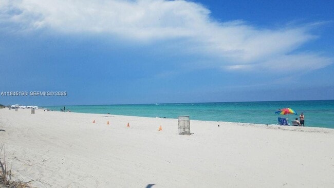 Building Photo - 2899 Collins Ave