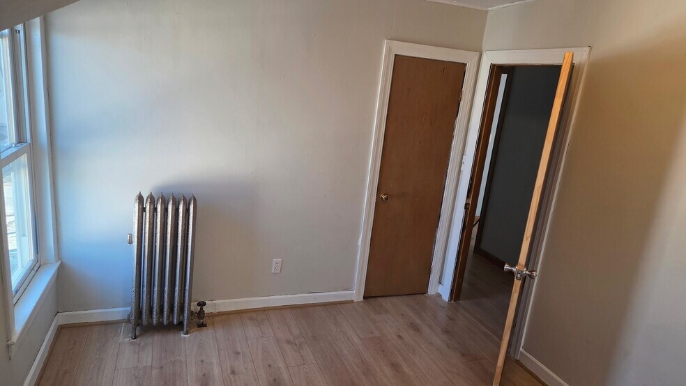 Building Photo - 12 Crown St