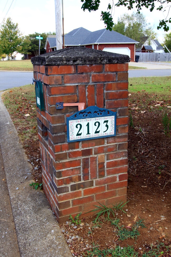 Building Photo - 2123 Moonlite Ct