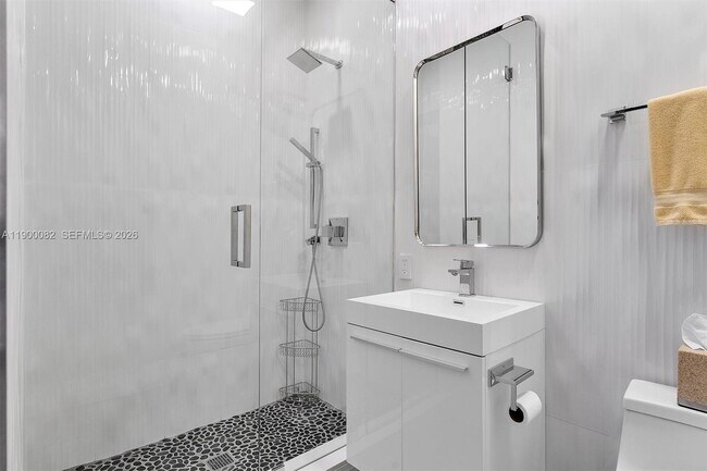 Building Photo - 900 Brickell Key Blvd