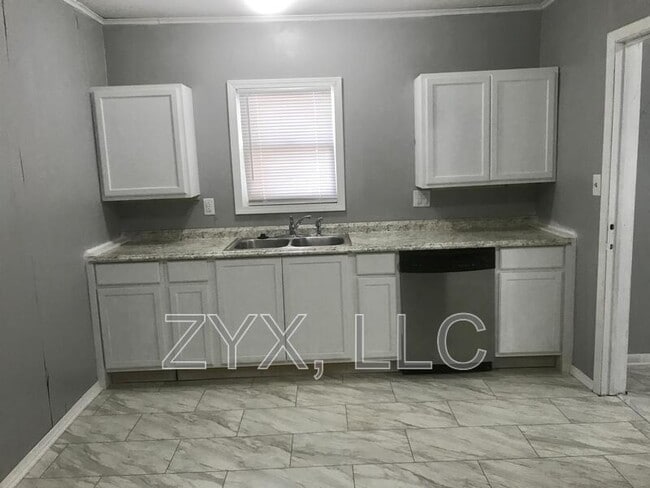Building Photo - 412 N 34th St