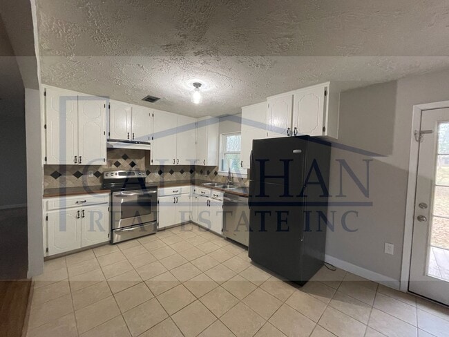 Building Photo - Sherwood 3 Bedroom Home