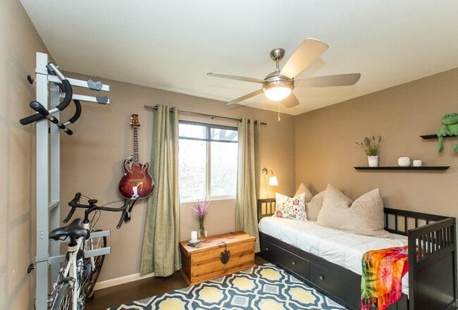 Building Photo - 41 Waller St