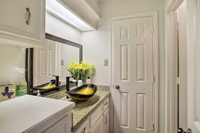 Building Photo - 15307 T C Jester Blvd