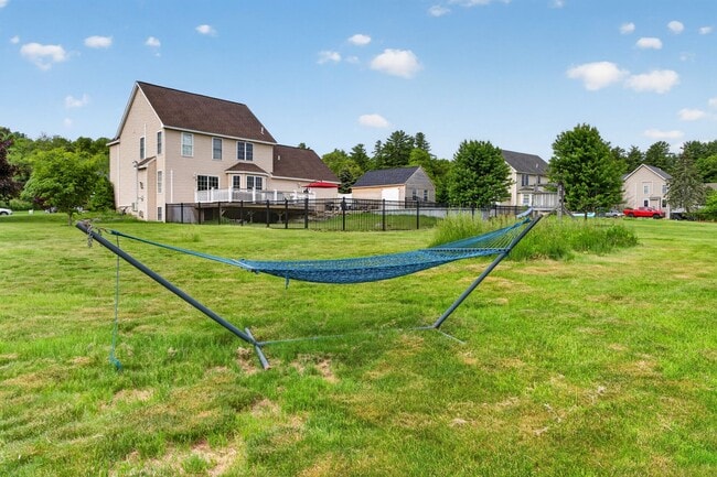 Building Photo - Spacious Stratham Home | Semi-In Ground Pool | Finished Basement | AVAILABLE AUGUST 1st