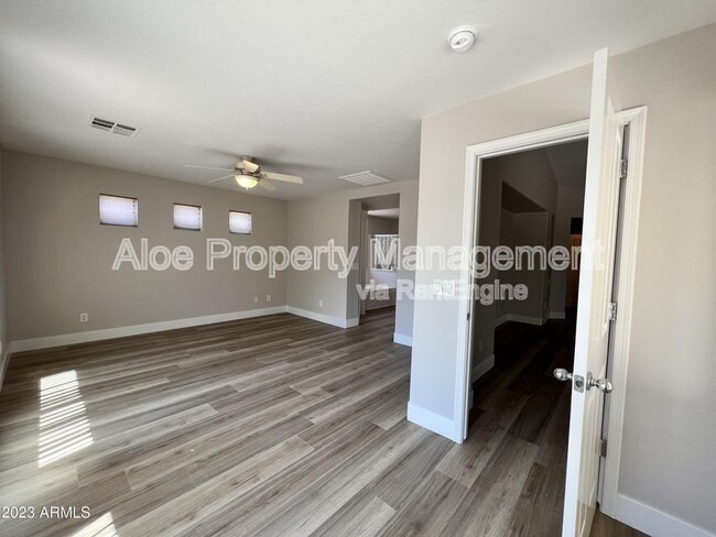 Building Photo - 1465 Natasha Dr