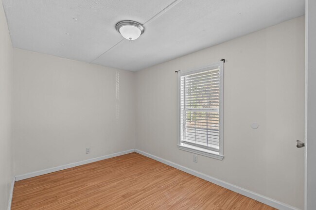 Building Photo - 119 Starwood Cir