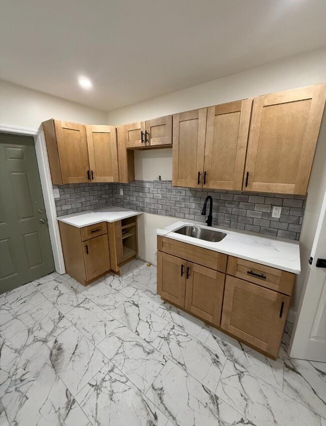 Building Photo - 1335 Morton St