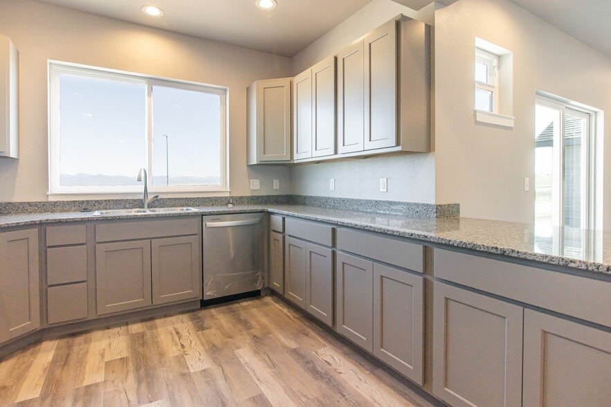 Building Photo - 2298 Deerfield Ln