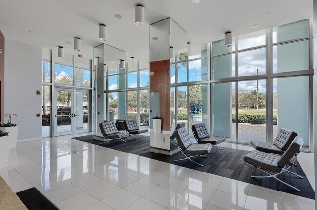 Building Photo - 300 S Australian Ave