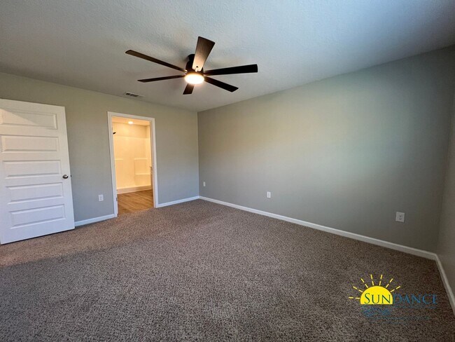 Building Photo - Gorgeous 4 Bedroom Home in Crestview!