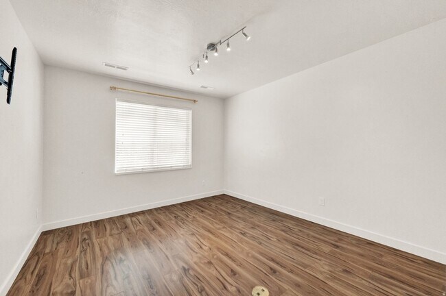 Building Photo - 774 Star Spangled Dr