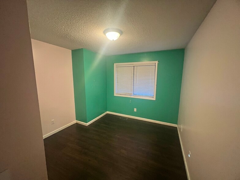 3rd Bedroom - 605 Redstone Dr