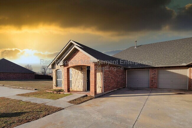 Building Photo - 4713 Castle Bay Cove