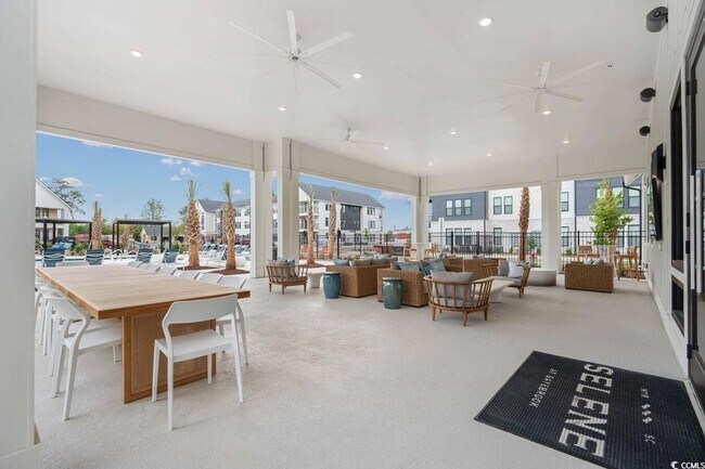 Building Photo - 331 Pickwick Dr