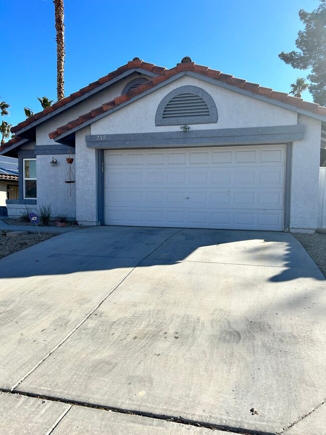 Building Photo - CHARMING 1 STORY - 2 BEDROOM HOME CLOSE TO...