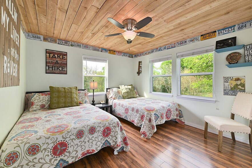 Building Photo - 123 Nicole Ln